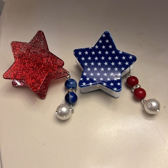 Set of 2 - Star Patriotic Hair Claw Clips with Dangles - Picture 1 of 10